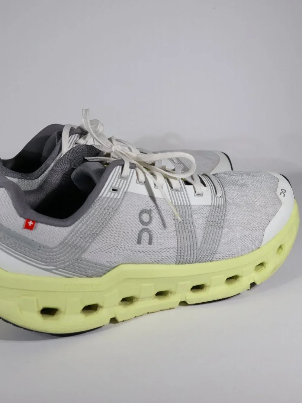 Men's Size 9 On Cloudgo Running Shoes Frost/Hay 55.98234 Pre Owned - Picture 6 of 11